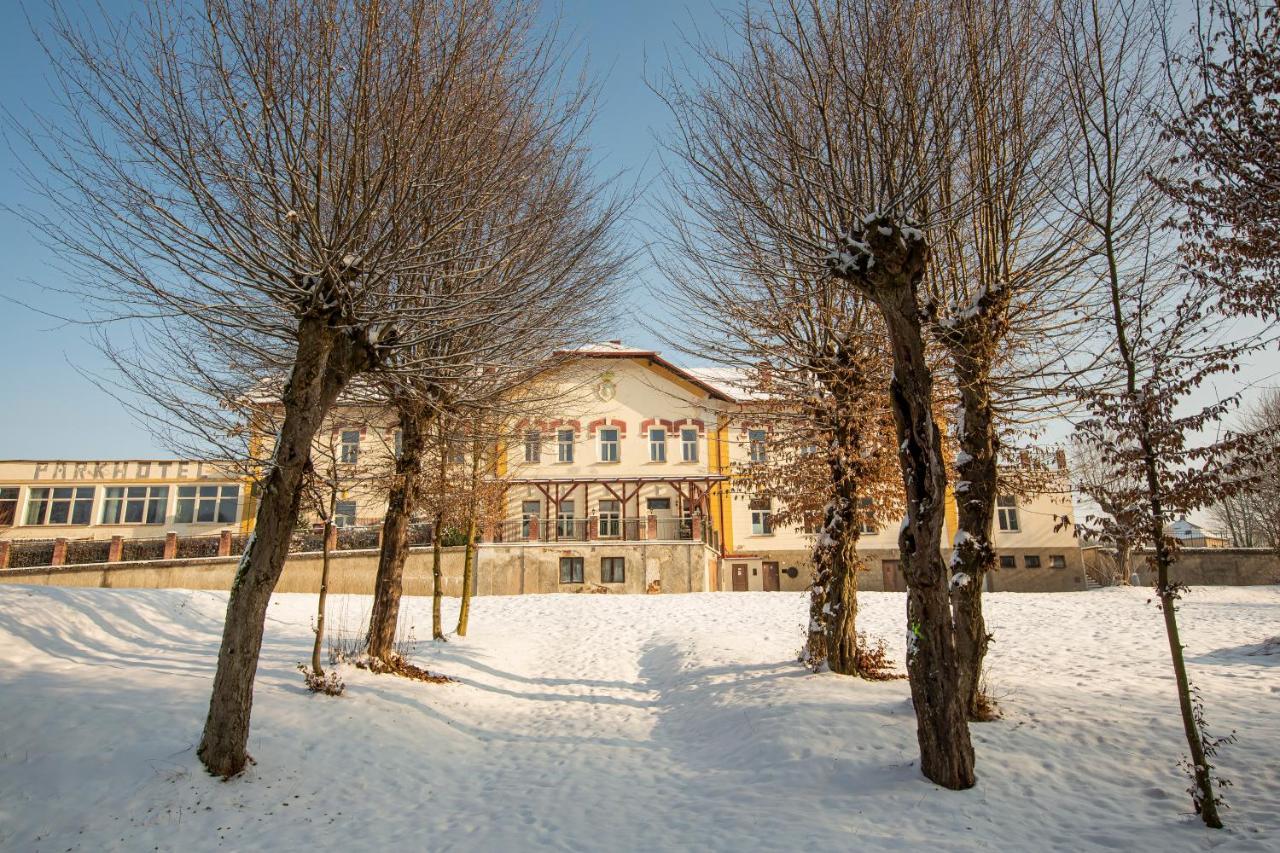 Pension V Parku Cesky Sternberk Exteriér fotografie