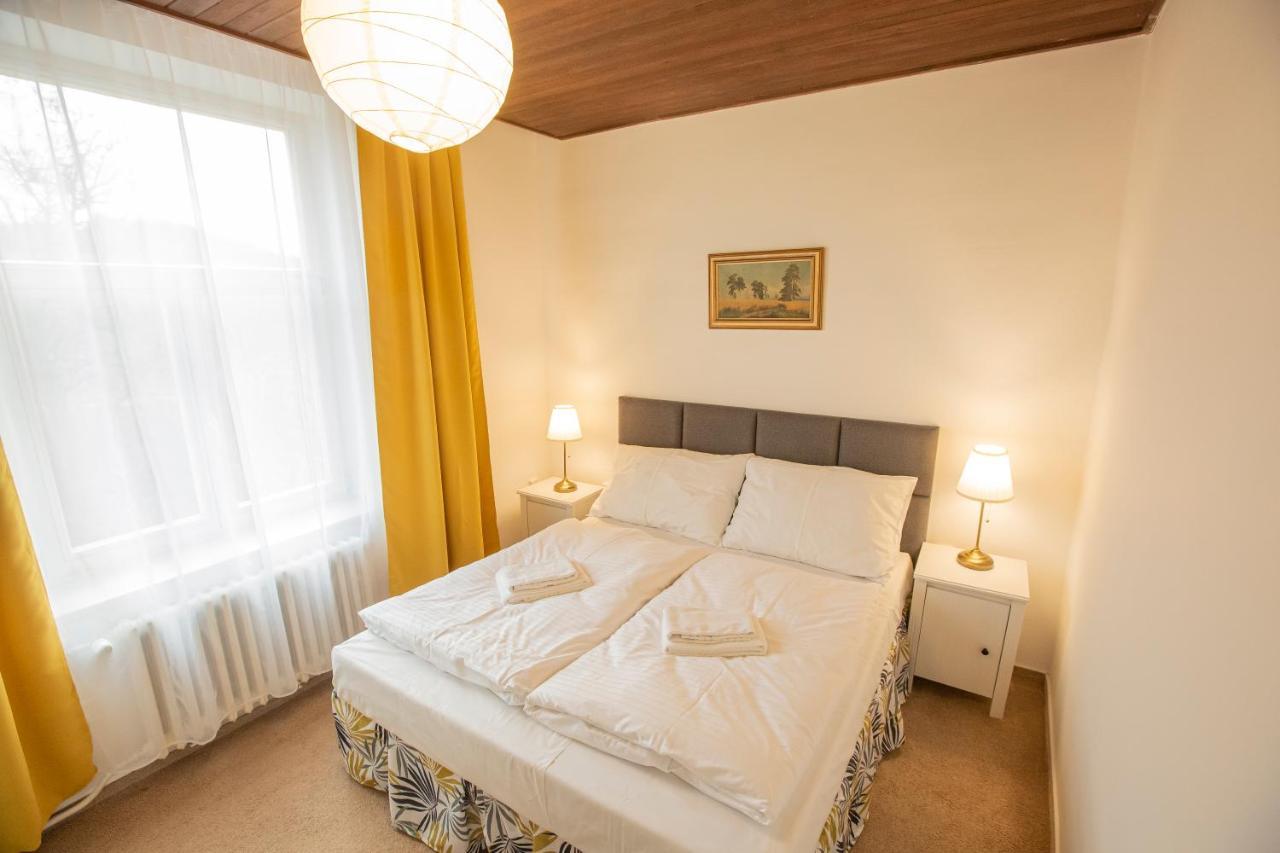 Pension V Parku Cesky Sternberk Exteriér fotografie