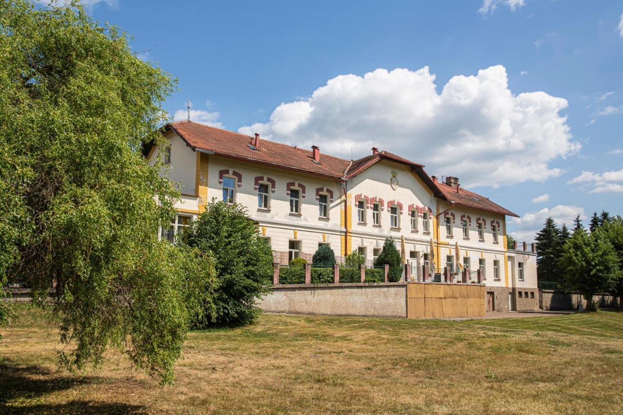 Pension V Parku Cesky Sternberk Exteriér fotografie