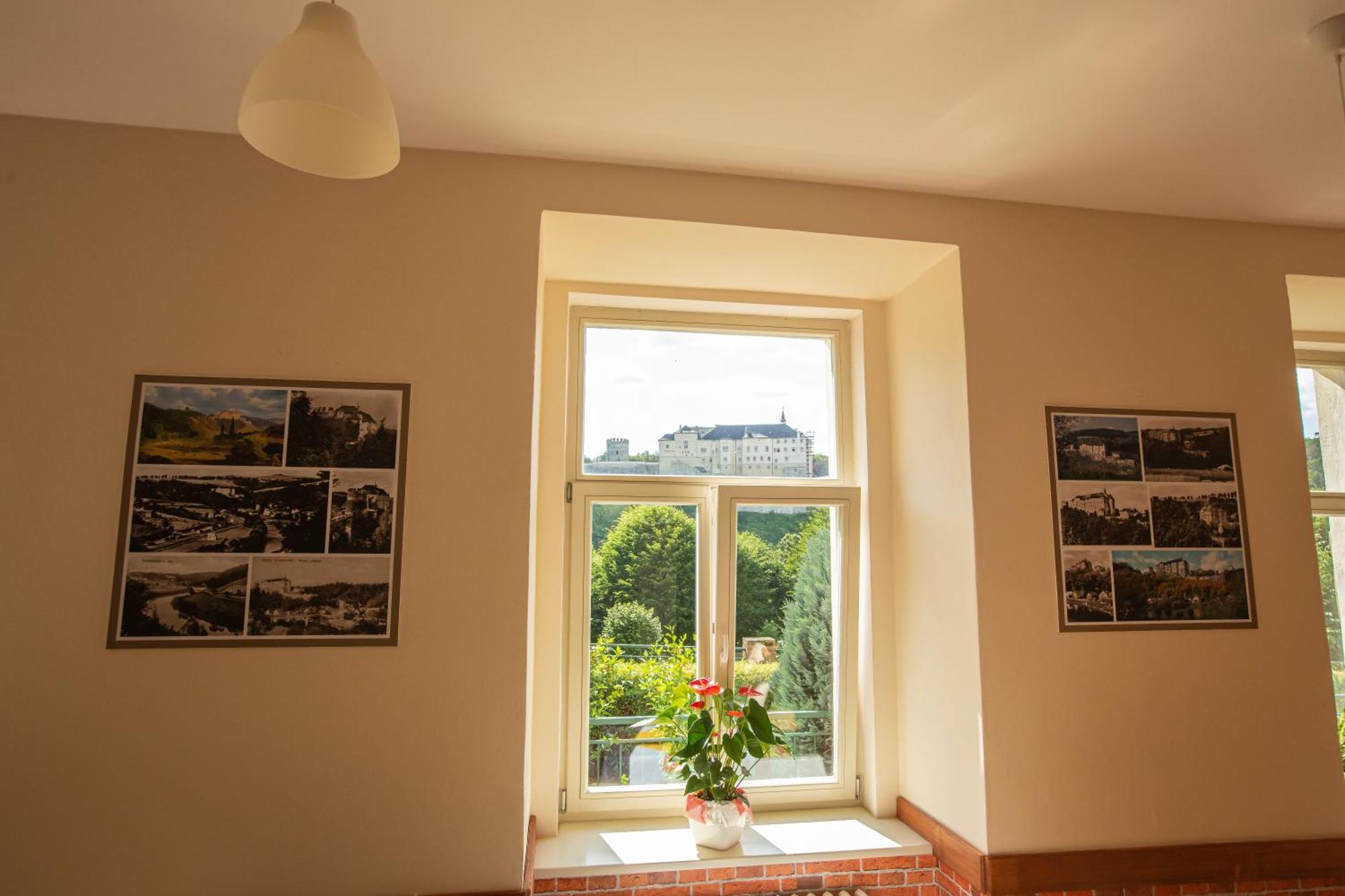 Pension V Parku Cesky Sternberk Exteriér fotografie